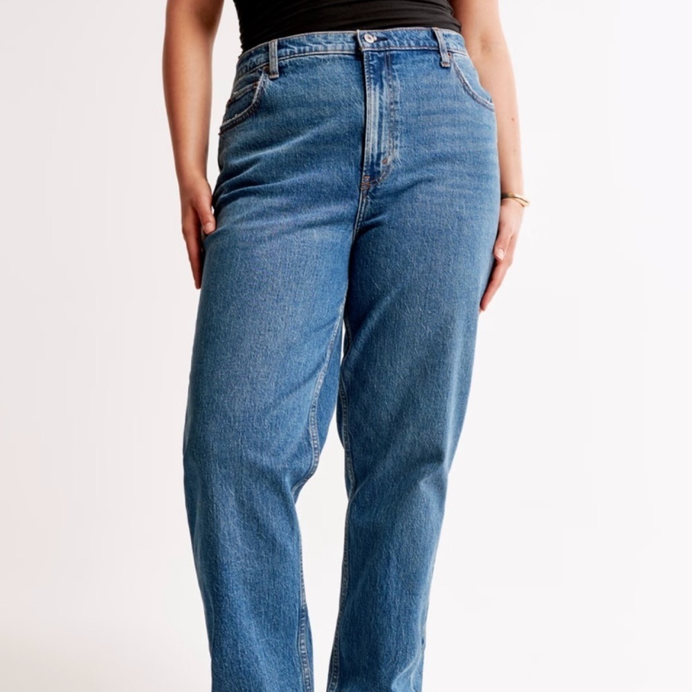 NWT A&F Curve Love The ‘90s Straight Ultra High Rise in Medium Wash Size 35|20L - Picture 2 of 13